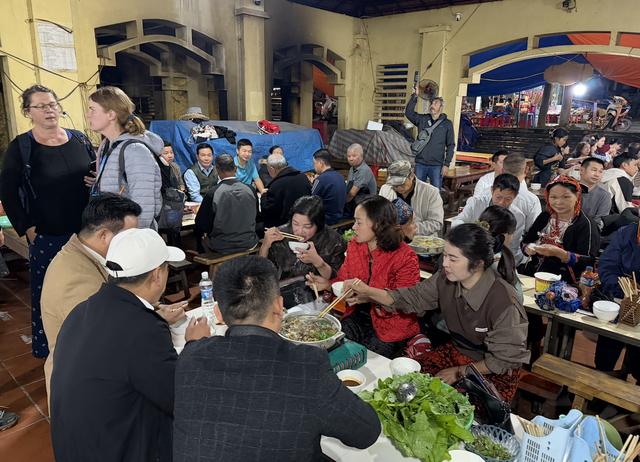 'Thiên đường ẩm thực' chợ phiên Bắc Hà bị chê mắc?- Ảnh 6.