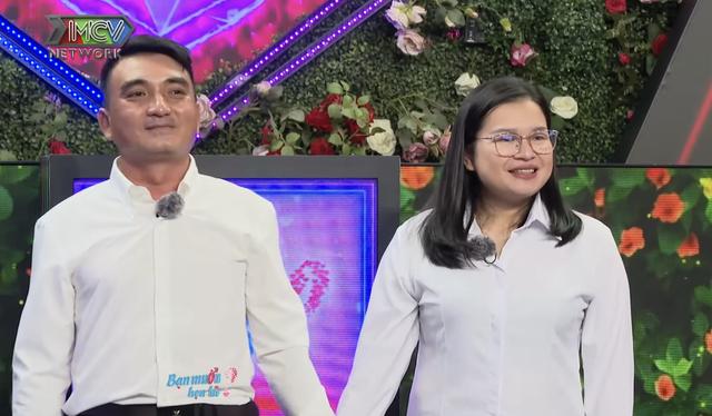 Cô gái bấm nút Ngay khi gặp ông bố hai con Trong show hẹn hò - Ảnh 4. Cô gái bấm nút Ngay khi gặp ông bố hai con Trong show hẹn hò - Ảnh 4.