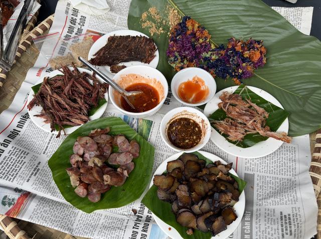 'Thiên đường ẩm thực' chợ phiên Bắc Hà bị chê mắc?- Ảnh 2.