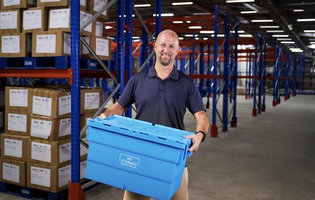 Người đàn ông Mỹ tái chế container cũ, làm nhà kho cho thuê ở Việt Nam- Ảnh 1. Người đàn ông Mỹ tái chế container cũ, làm nhà kho cho thuê ở Việt Nam- Ảnh 1.
