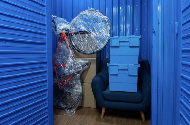 Người đàn ông Mỹ tái chế container cũ, làm nhà kho cho thuê ở Việt Nam- Ảnh 2. Người đàn ông Mỹ tái chế container cũ, làm nhà kho cho thuê ở Việt Nam- Ảnh 2.
