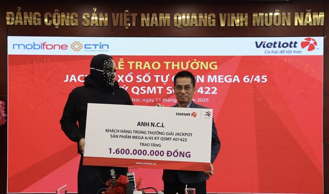 Trúng Vietlott hơn 133 tỉ đồng sau hai năm mua cùng dãy số- Ảnh 2. Trúng Vietlott hơn 133 tỉ đồng sau hai năm mua cùng dãy số- Ảnh 2.
