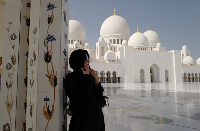 Chơi gì , ăn đâu và Đi thế nào ở Abu Dhabi cho du khách Việt - Ảnh 2. Chơi gì , ăn đâu và Đi thế nào ở Abu Dhabi cho du khách Việt - Ảnh 2.