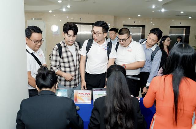 Hướng dẫn viên du lịch yêu nghề lần đầu tranh tài trên truyền hình- Ảnh 1.