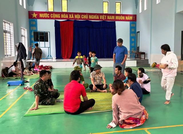 Đà Nẵng: Sơ tán gần 15.900 người dân ra khỏi vùng ngập sâu, sạt lở nguy hiểm - Ảnh 1.