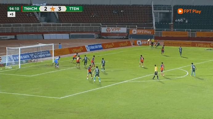 Công Phượng vẫn phải dự khán, Trường Tươi Đồng Nai thắng ngược nghẹt thở đội cuối bảng - Ảnh 5. Công Phượng vẫn phải dự khán, Trường Tươi Đồng Nai thắng ngược nghẹt thở đội cuối bảng - Ảnh 5.