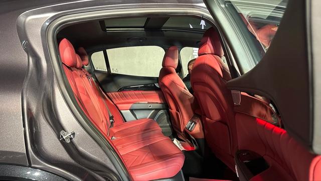 'Tia chớp' Grecale Folgore thuần điện đầu tiên của Maserati về Việt Nam - Ảnh 4.