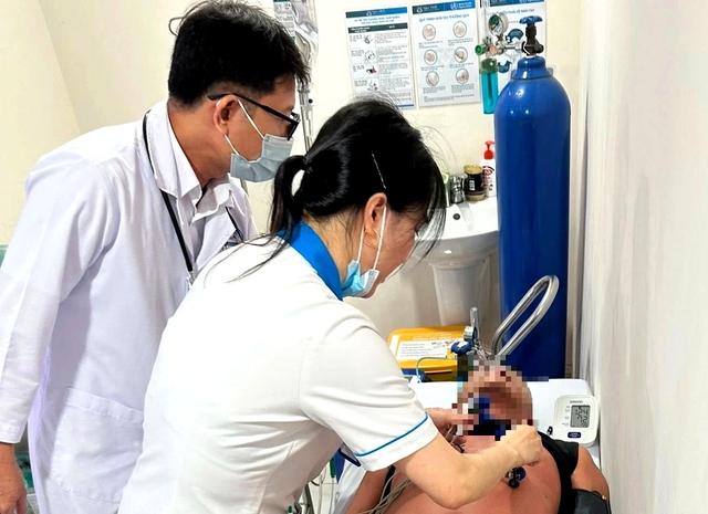 Xe ôm chở người đàn ông ở TP.HCM đi cấp cứu do sốc phản vệ thuốc- Ảnh 1. Xe ôm chở người đàn ông ở TP.HCM đi cấp cứu do sốc phản vệ thuốc- Ảnh 1.