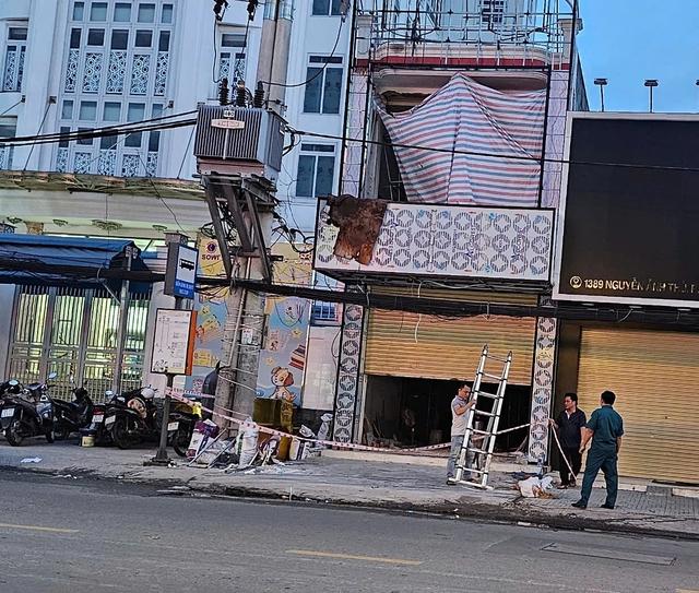 Người đàn ông ở TP.HCM bị bỏng sau tiếng nổ nghi do phóng điện- Ảnh 1. Người đàn ông ở TP.HCM bị bỏng sau tiếng nổ nghi do phóng điện- Ảnh 1.