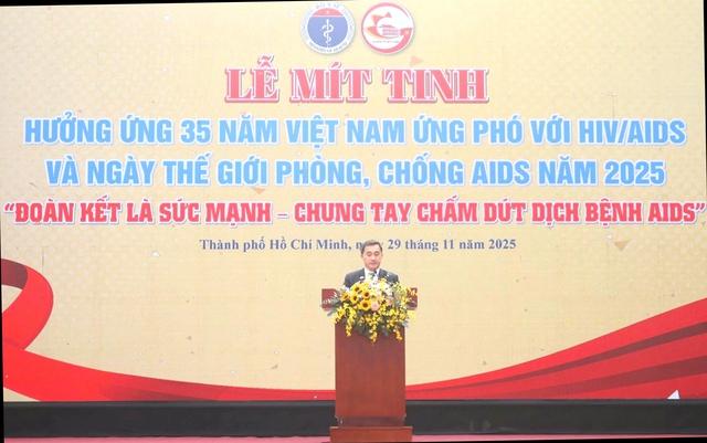 Khoảng trống tài chính có thể khiến ca nhiễm HIV/AIDS ở Việt Nam tăng trở lại- Ảnh 1. Khoảng trống tài chính có thể khiến ca nhiễm HIV/AIDS ở Việt Nam tăng trở lại- Ảnh 1.