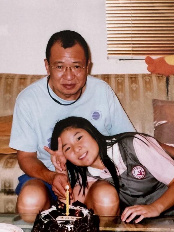 Con gái Hứa Thiệu Hùng: 'Cuộc sống chẳng còn như xưa vì thiếu bố'- Ảnh 2. Con gái Hứa Thiệu Hùng: 'Cuộc sống chẳng còn như xưa vì thiếu bố'- Ảnh 2.