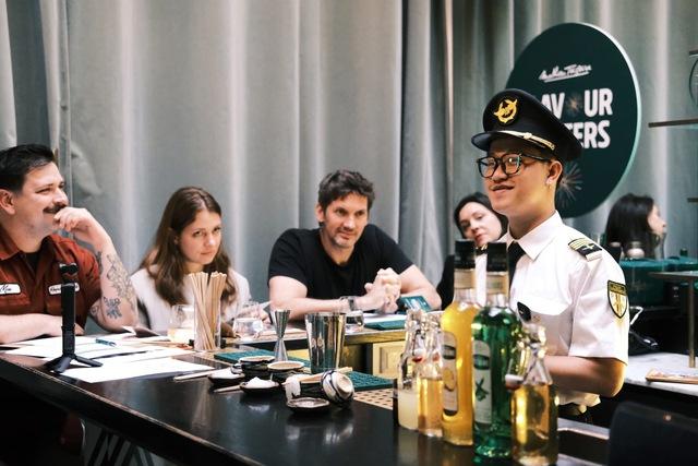 Pha cocktail độc đáo với tỏi Lý Sơn , muối Sa Huỳnh: Hành trình Việt hóa Ẩm thực - Ảnh 1.