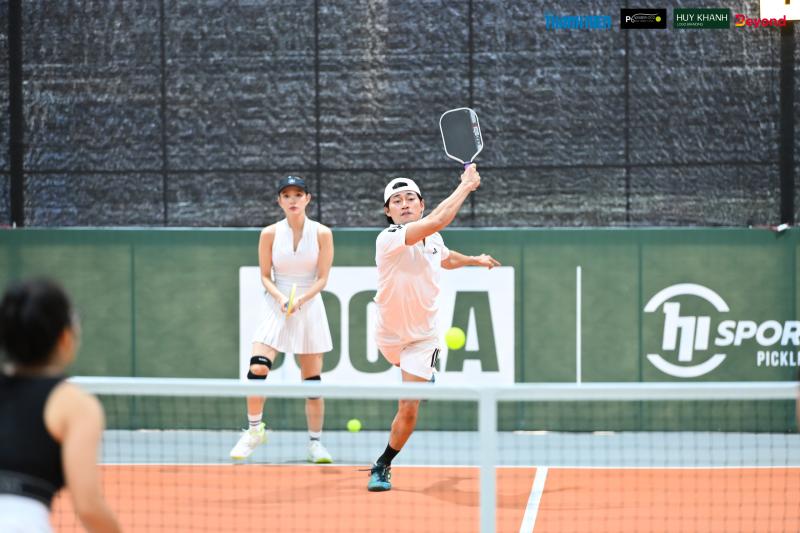 Lợi Trần phim 'Tử chiến trên không' có thêm nhiều nguồn năng lượng tích cực nhờ pickleball- Ảnh 2.