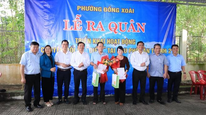 Ông bà U70 hào hứng đến nhà văn hóa nhận giấy chứng nhận đăng ký kết hôn- Ảnh 8. Ông bà U70 hào hứng đến nhà văn hóa nhận giấy chứng nhận đăng ký kết hôn- Ảnh 8.