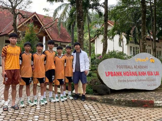 Công Phượng trở về thăm HAGL, ký ức xưa dội về…- Ảnh 1. Công Phượng trở về thăm HAGL, ký ức xưa dội về…- Ảnh 1.