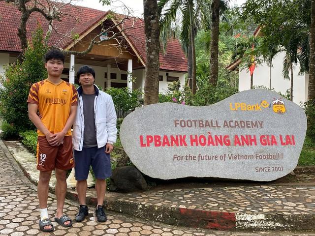 Công Phượng trở về thăm HAGL, ký ức xưa dội về…- Ảnh 2. Công Phượng trở về thăm HAGL, ký ức xưa dội về…- Ảnh 2.