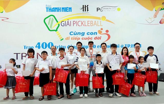 Nghĩa cử đẹp ở giải đấu nhân văn ‘Cùng con đi tiếp cuộc đời’- Ảnh 1. Nghĩa cử đẹp ở giải đấu nhân văn ‘Cùng con đi tiếp cuộc đời’- Ảnh 1.