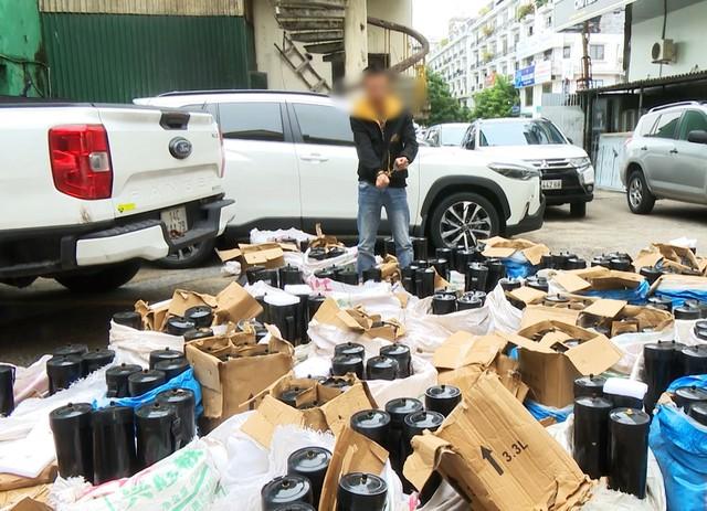 Triệt phá đường dây mua bán khí cười từ Quảng Ninh đến Hà Nội - Ảnh 1. Triệt phá đường dây mua bán khí cười từ Quảng Ninh đến Hà Nội - Ảnh 1.