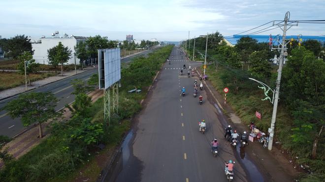 Biển báo 20 km/giờ ở Đồng Nai, tài xế than 'không chạy được'- Ảnh 4. Biển báo 20 km/giờ ở Đồng Nai, tài xế than 'không chạy được'- Ảnh 4.