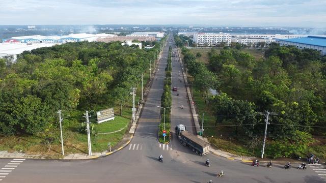 Biển báo 20 km/giờ ở Đồng Nai, tài xế than 'không chạy được'- Ảnh 9. Biển báo 20 km/giờ ở Đồng Nai, tài xế than 'không chạy được'- Ảnh 9.