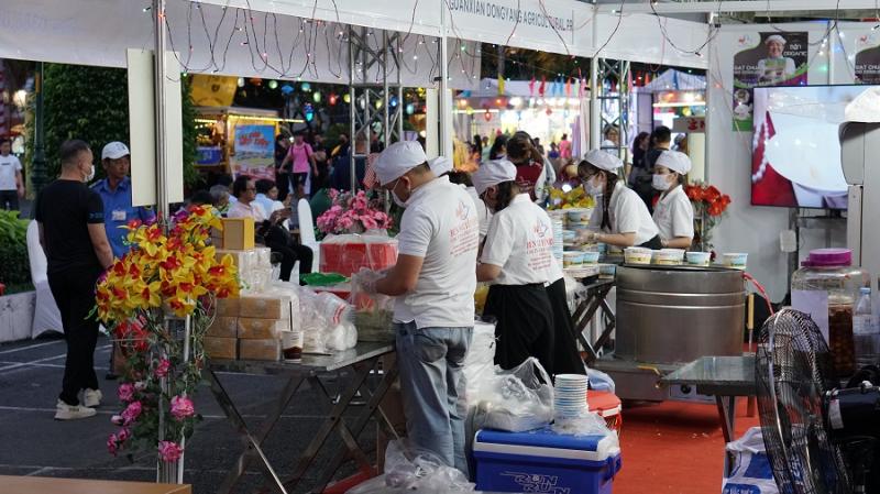 Siết chặt an toàn thực phẩm ở ngày hội món ngon từ bún ở TP.HCM- Ảnh 3. Siết chặt an toàn thực phẩm ở ngày hội món ngon từ bún ở TP.HCM- Ảnh 3.