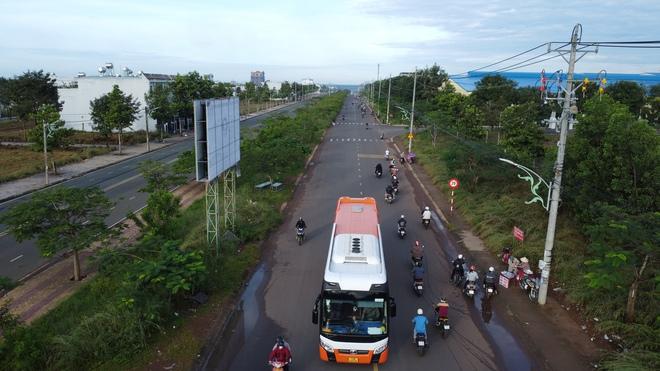 Biển báo 20 km/giờ ở Đồng Nai, tài xế than 'không chạy được'- Ảnh 2. Biển báo 20 km/giờ ở Đồng Nai, tài xế than 'không chạy được'- Ảnh 2.