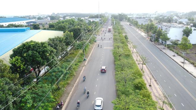 Biển báo 20 km/giờ ở Đồng Nai, tài xế than 'không chạy được'- Ảnh 3. Biển báo 20 km/giờ ở Đồng Nai, tài xế than 'không chạy được'- Ảnh 3.