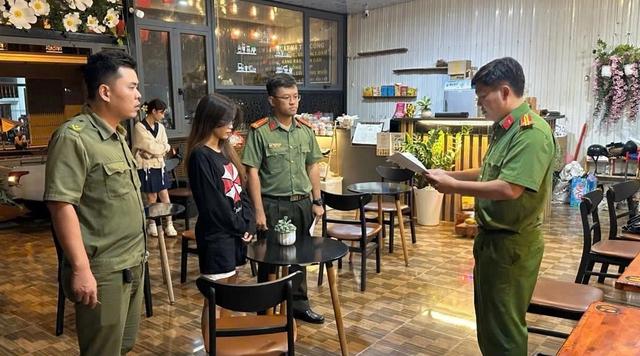 Công an TP.HCM lật tẩy vụ thuê người cài ma túy trên xe đồng nghiệp để trả thù- Ảnh 1. Công an TP.HCM lật tẩy vụ thuê người cài ma túy trên xe đồng nghiệp để trả thù- Ảnh 1.