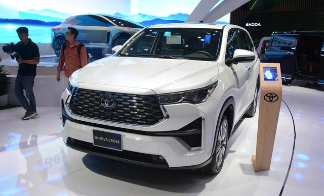 Ô tô hybrid tại Việt Nam 'đua' giảm giá, nhiều mẫu mới ưu đãi hàng chục triệu - Ảnh 4.