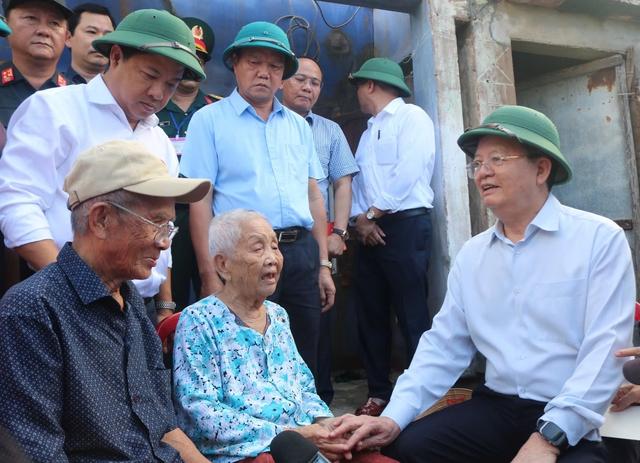 Phó thủ tướng Mai Văn Chính thăm người dân Đắk Lắk khắc phục hậu quả bão Kalmaegi - Ảnh 2. Phó thủ tướng Mai Văn Chính thăm người dân Đắk Lắk khắc phục hậu quả bão Kalmaegi - Ảnh 2.