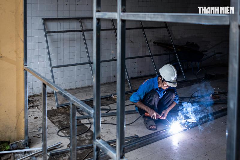 TP.HCM tất bật dọn 'đất vàng' để xây công viên và đài tưởng niệm nạn nhân Covid-19- Ảnh 5. TP.HCM tất bật dọn 'đất vàng' để xây công viên và đài tưởng niệm nạn nhân Covid-19- Ảnh 5.