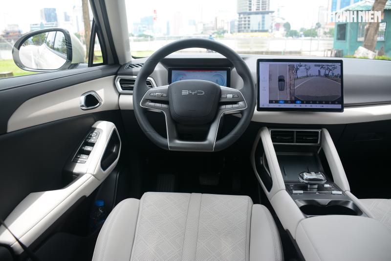 BYD lý giải việc loại bỏ màn hình giải trí xoay 90 độ trên ô tô - Ảnh 1.