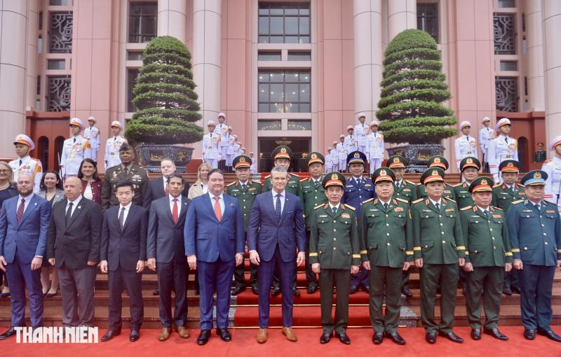 Đại tướng Phan Văn Giang hội đàm với Bộ trưởng Bộ Chiến tranh Mỹ- Ảnh 7. Đại tướng Phan Văn Giang hội đàm với Bộ trưởng Bộ Chiến tranh Mỹ- Ảnh 7.