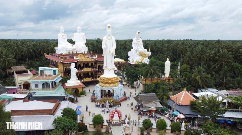 Chùa Mẹ Nam Hải nằm ngay ngã ba sông, được bao bọc bởi cây trái miệt vườn- Ảnh 2. Chùa Mẹ Nam Hải nằm ngay ngã ba sông, được bao bọc bởi cây trái miệt vườn- Ảnh 2.
