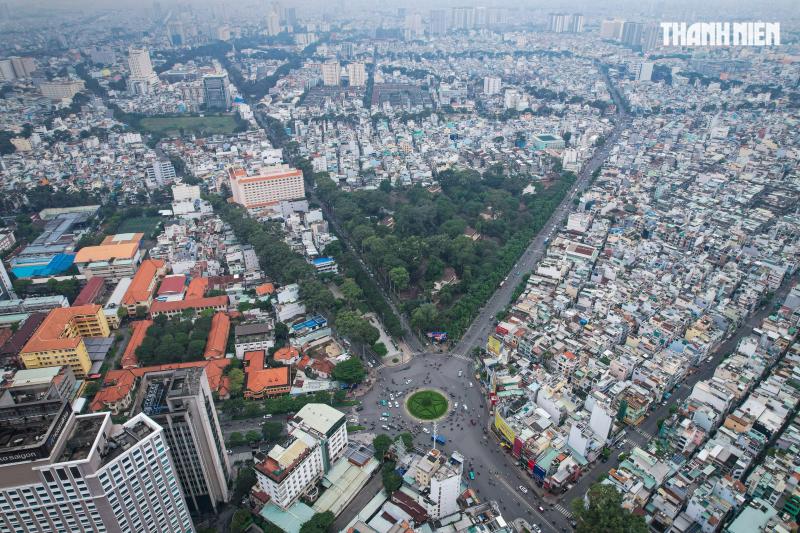 TP.HCM tất bật dọn 'đất vàng' để xây công viên và đài tưởng niệm nạn nhân Covid-19- Ảnh 15. TP.HCM tất bật dọn 'đất vàng' để xây công viên và đài tưởng niệm nạn nhân Covid-19- Ảnh 15.
