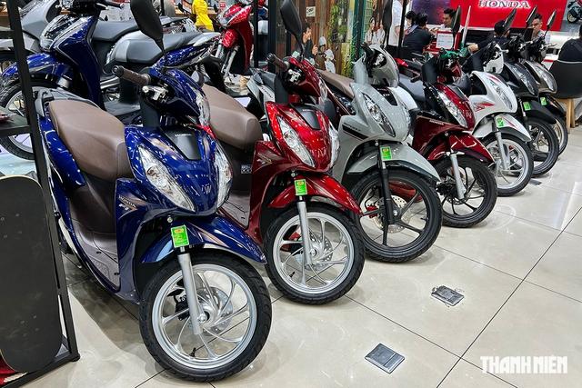 Ngược dòng thị trường, loạt xe máy Honda tăng giá bất chấp áp lực từ xe điện - Ảnh 2.
