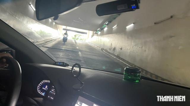 Mẹo đơn giản giúp 'tài mới' lái ô tô số tự động lên dốc cao dễ dàng - Ảnh 2.