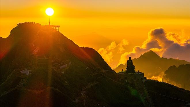 Ngắm dải ngân hà lung linh trong đêm trên đỉnh Fansipan- Ảnh 3. Ngắm dải ngân hà lung linh trong đêm trên đỉnh Fansipan- Ảnh 3.