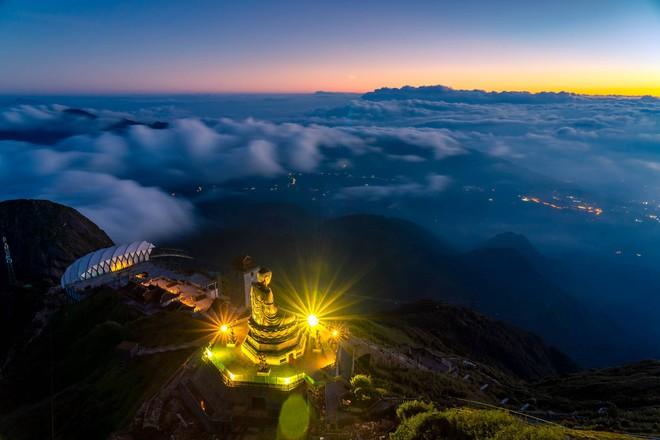 Ngắm dải ngân hà lung linh trong đêm trên đỉnh Fansipan- Ảnh 6. Ngắm dải ngân hà lung linh trong đêm trên đỉnh Fansipan- Ảnh 6.