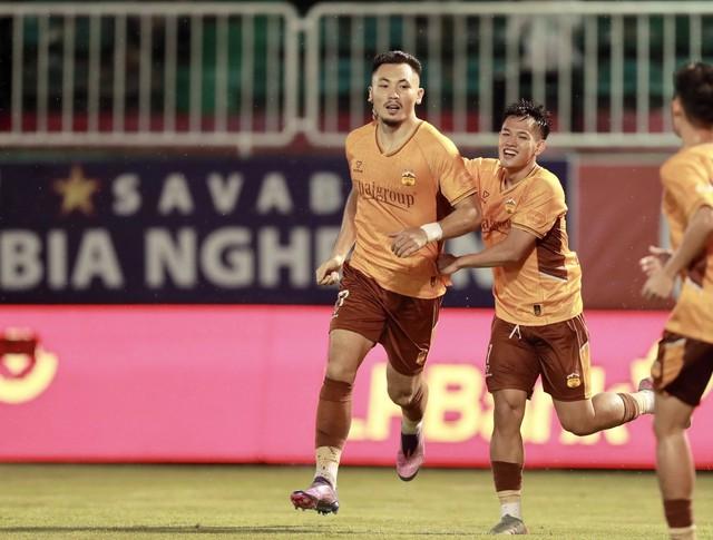 Lịch thi đấu V-League mới nhất: HAGL dễ thắng, Hà Nội và HLV Kewell vào 'hiểm địa'- Ảnh 1. Lịch thi đấu V-League mới nhất: HAGL dễ thắng, Hà Nội và HLV Kewell vào 'hiểm địa'- Ảnh 1.