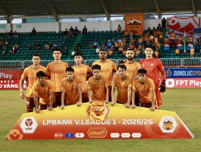 Bảng xếp hạng V-League mới nhất: HAGL và Thanh Hóa thoát đáy ngoạn mục, Ninh Bình bứt phá như cơn lốc - Ảnh 1.