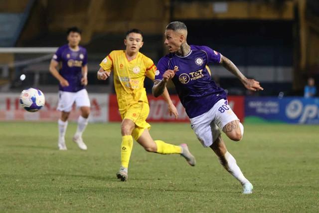 Làn gió trong lành mang tên Harry Kewell, CLB Hà Nội đang hồi sinh…
- Ảnh 8.