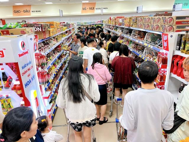 Saigon Co.op khẩn cấp hỗ trợ hàng thiết yếu, tiếp sức người dân vùng bão lũ- Ảnh 1.