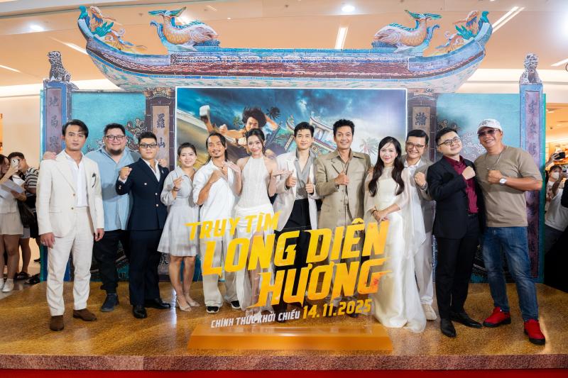 Nhật Kim Anh, Vân Trang... khoe sắc trên thảm đỏ ra mắt 'Truy tìm Long Diên Hương - Ảnh 1.