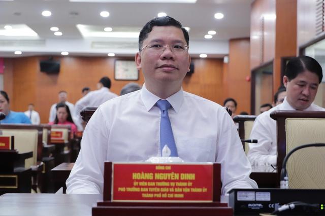 Giới thiệu ông Hoàng Nguyên Dinh, Nguyễn Công Vinh, Trần Văn Bảy bầu Phó chủ tịch UBND TP.HCM- Ảnh 1.