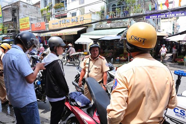 Cảnh báo vi phạm giao thông của học sinh: Nguy hiểm và hậu quả nghiêm trọng - Ảnh 1. Cảnh báo vi phạm giao thông của học sinh: Nguy hiểm và hậu quả nghiêm trọng - Ảnh 1.