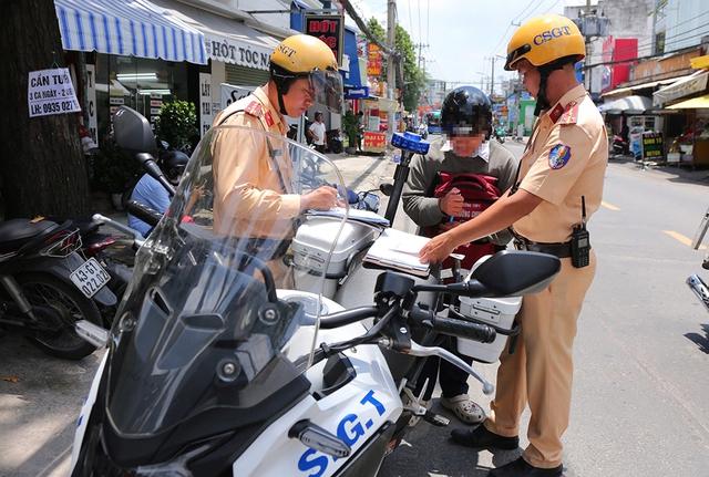 Cảnh báo vi phạm giao thông của học sinh: Nguy hiểm và hậu quả nghiêm trọng - Ảnh 2. Cảnh báo vi phạm giao thông của học sinh: Nguy hiểm và hậu quả nghiêm trọng - Ảnh 2.