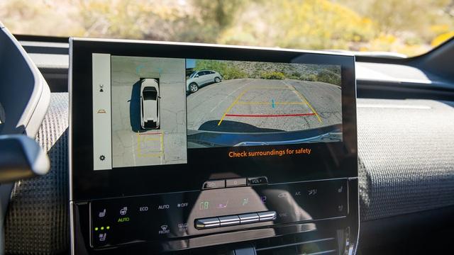 Hơn 1 triệu ô tô Toyota và Lexus “lãnh án” triệu hồi vì lỗi camera lùi - Ảnh 2.