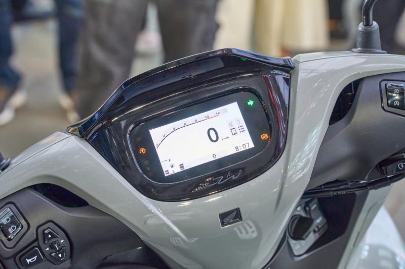 Honda SH 2026 giá lên đến 104,3 triệu đồng được nâng cấp những gì? - Ảnh 2. Honda SH 2026 giá lên đến 104,3 triệu đồng được nâng cấp những gì? - Ảnh 2.