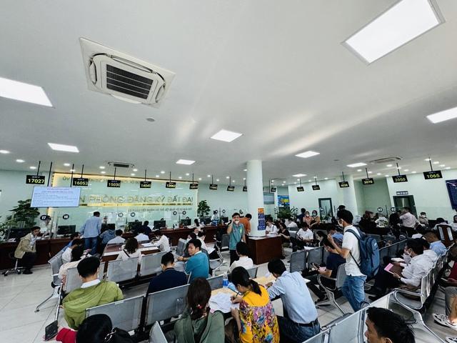 Phạt nặng chủ đầu tư chây ì làm sổ hồng cho khách hàng- Ảnh 1. Phạt nặng chủ đầu tư chây ì làm sổ hồng cho khách hàng- Ảnh 1.